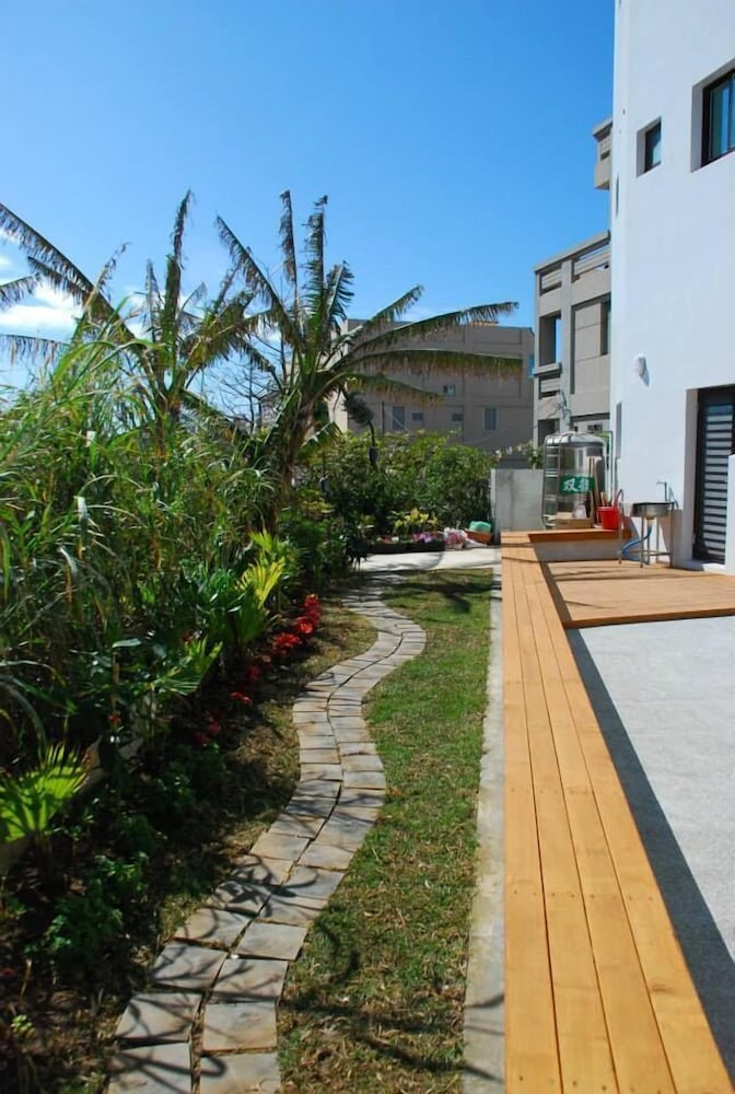 lucky bear guesthouse