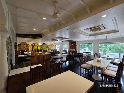 four season recreation hotel and spa
