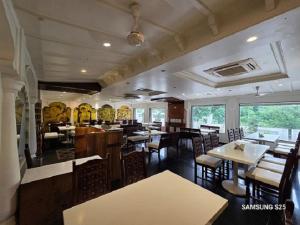 four season recreation hotel and spa