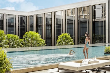 four seasons hotel bangkok at chao phraya river