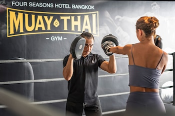 four seasons hotel bangkok at chao phraya river