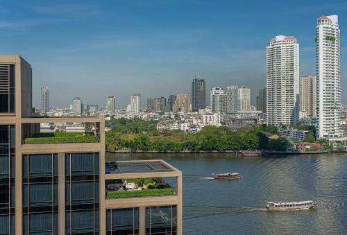 four seasons hotel bangkok at chao phraya river