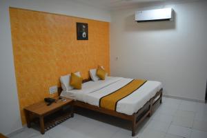 hotel runway inn