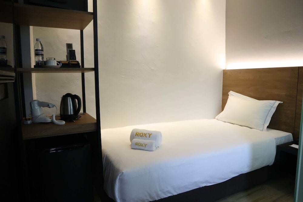 roxy hotel padungan