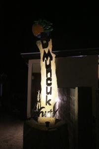 dmuncuk huts lembongan