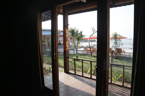 dmuncuk huts lembongan