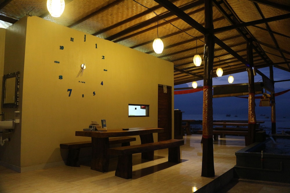 dmuncuk huts lembongan
