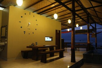 dmuncuk huts lembongan