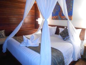 dmuncuk huts lembongan