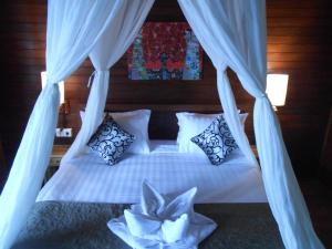 dmuncuk huts lembongan