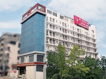 regenta central noida