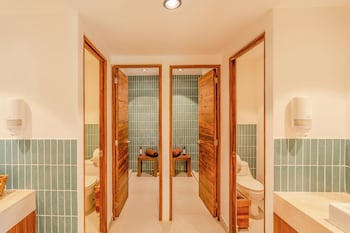 nomads hotel hostel and beach club