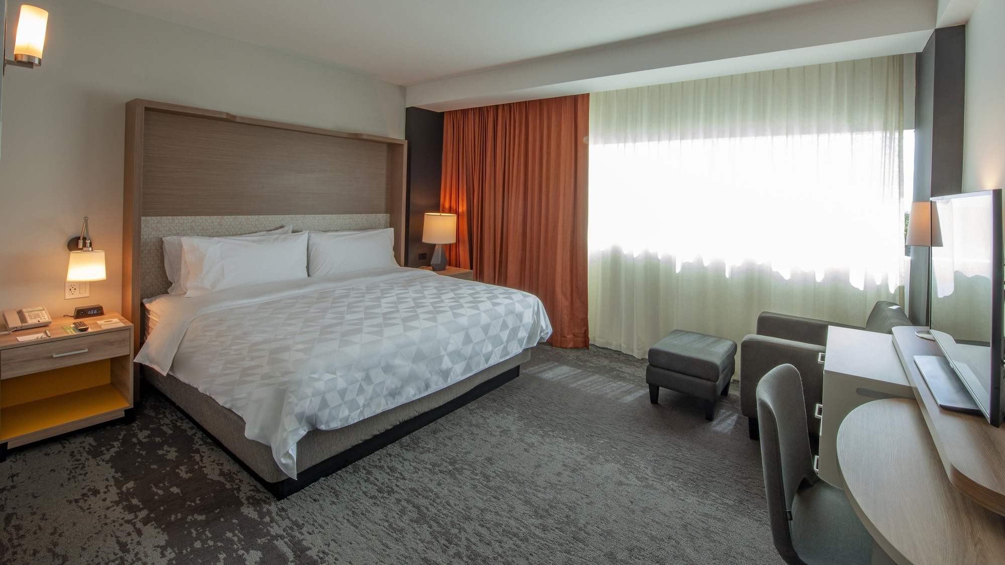 holiday inn and suites merida la isla