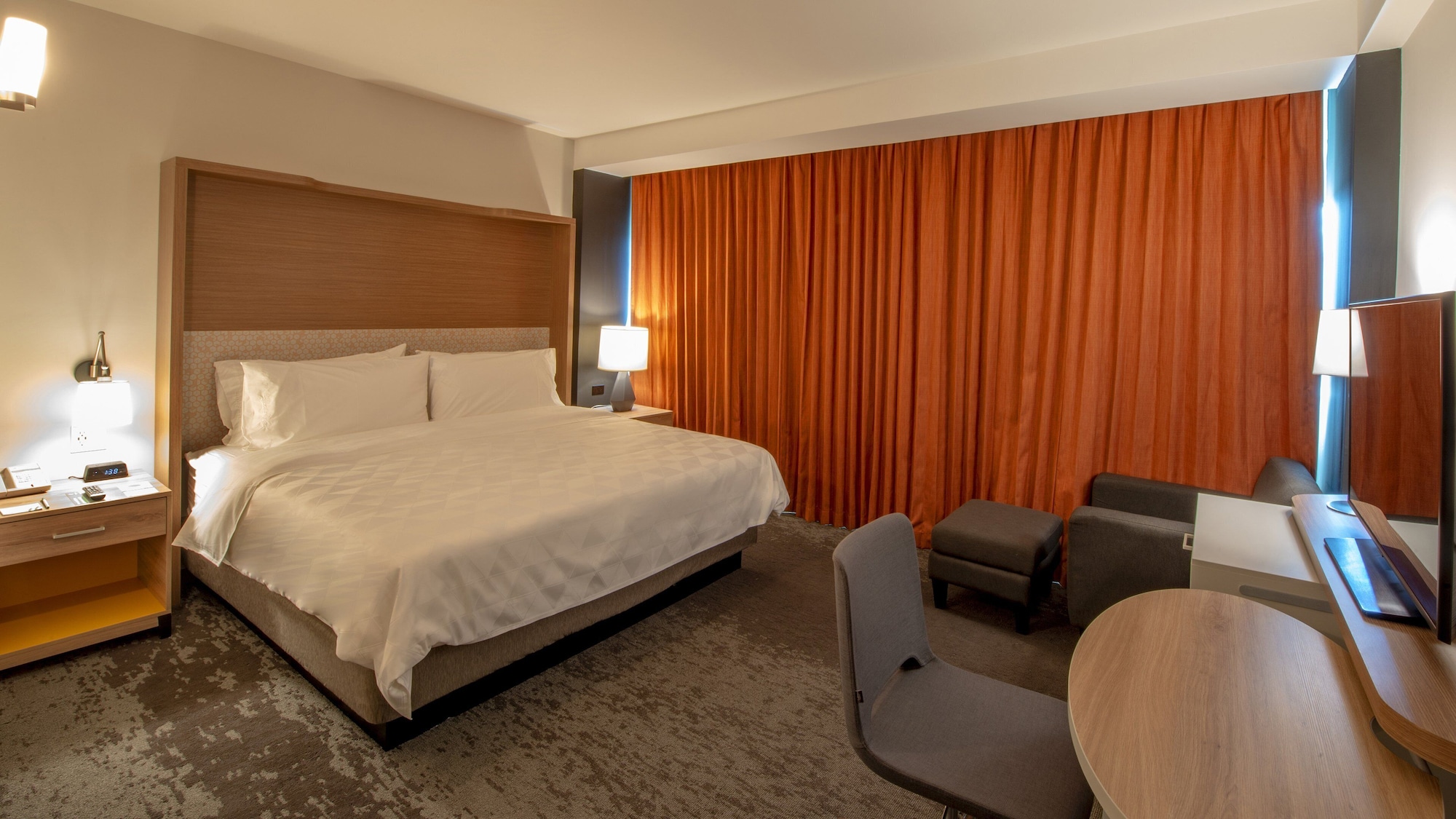 holiday inn and suites merida la isla