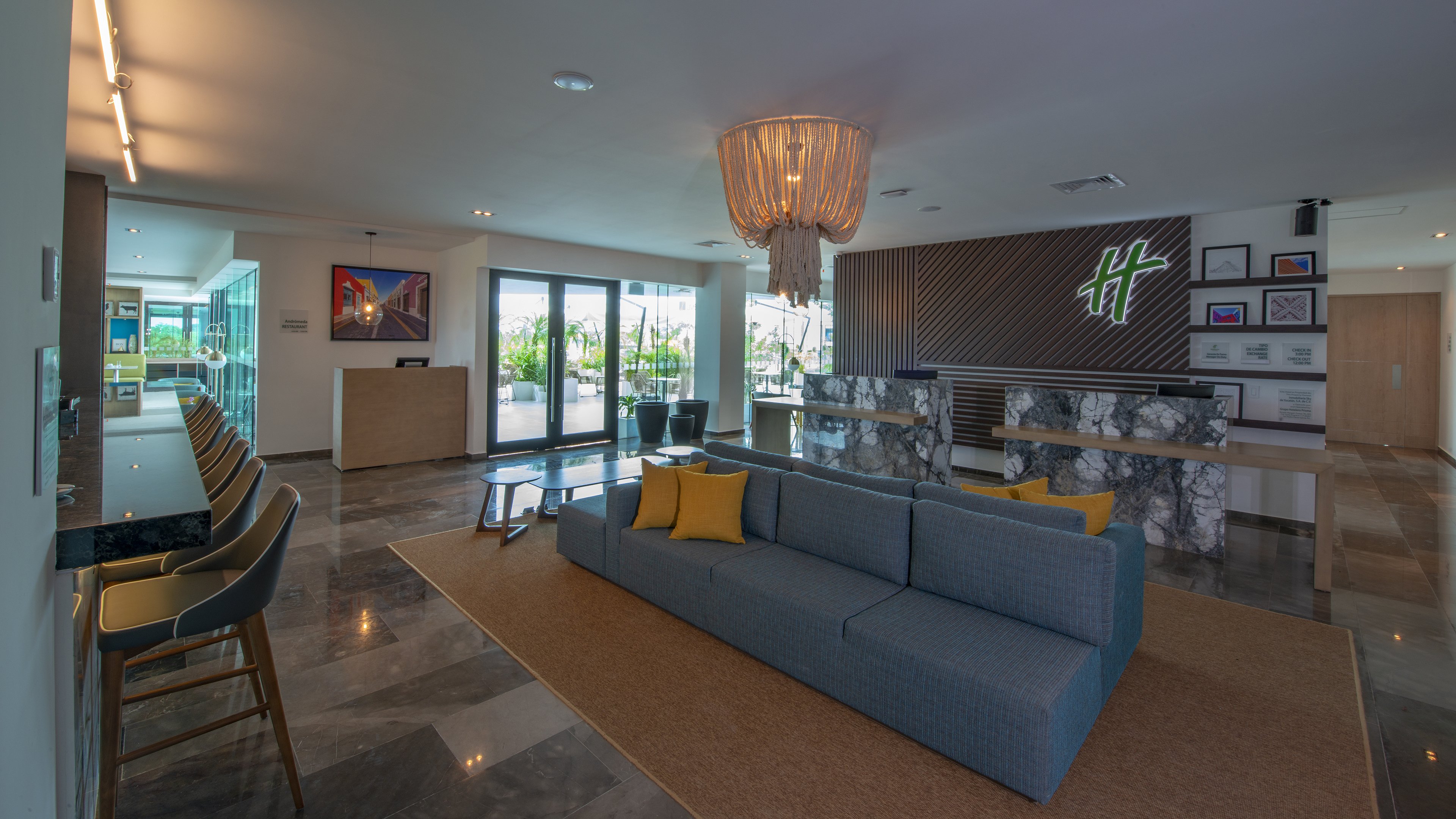 holiday inn and suites merida la isla