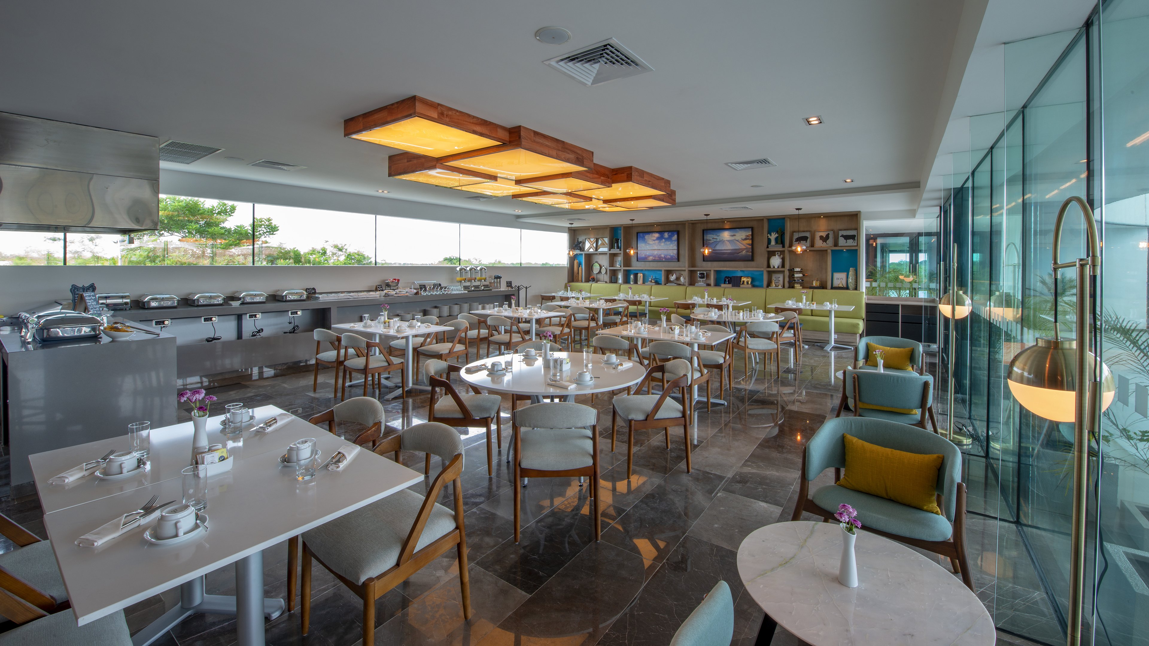 holiday inn and suites merida la isla
