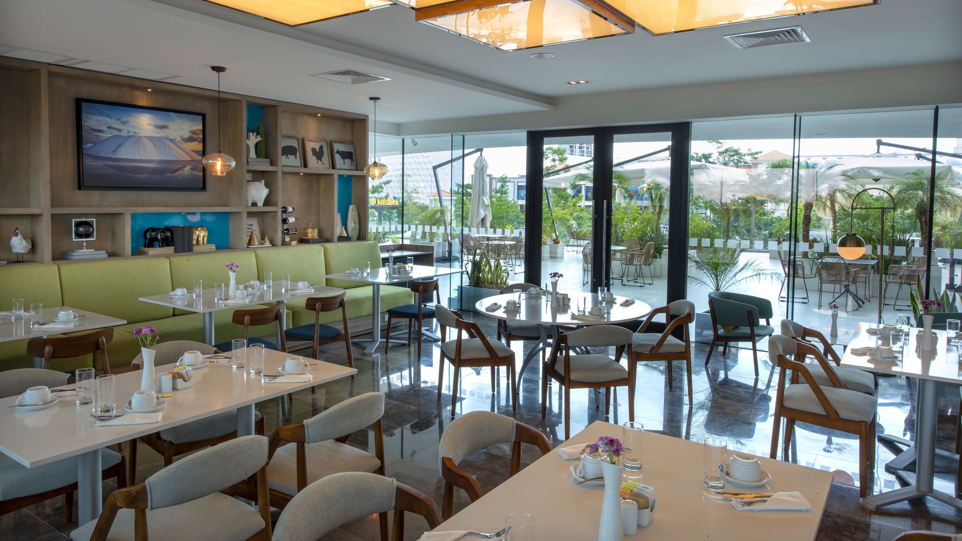 holiday inn and suites merida la isla