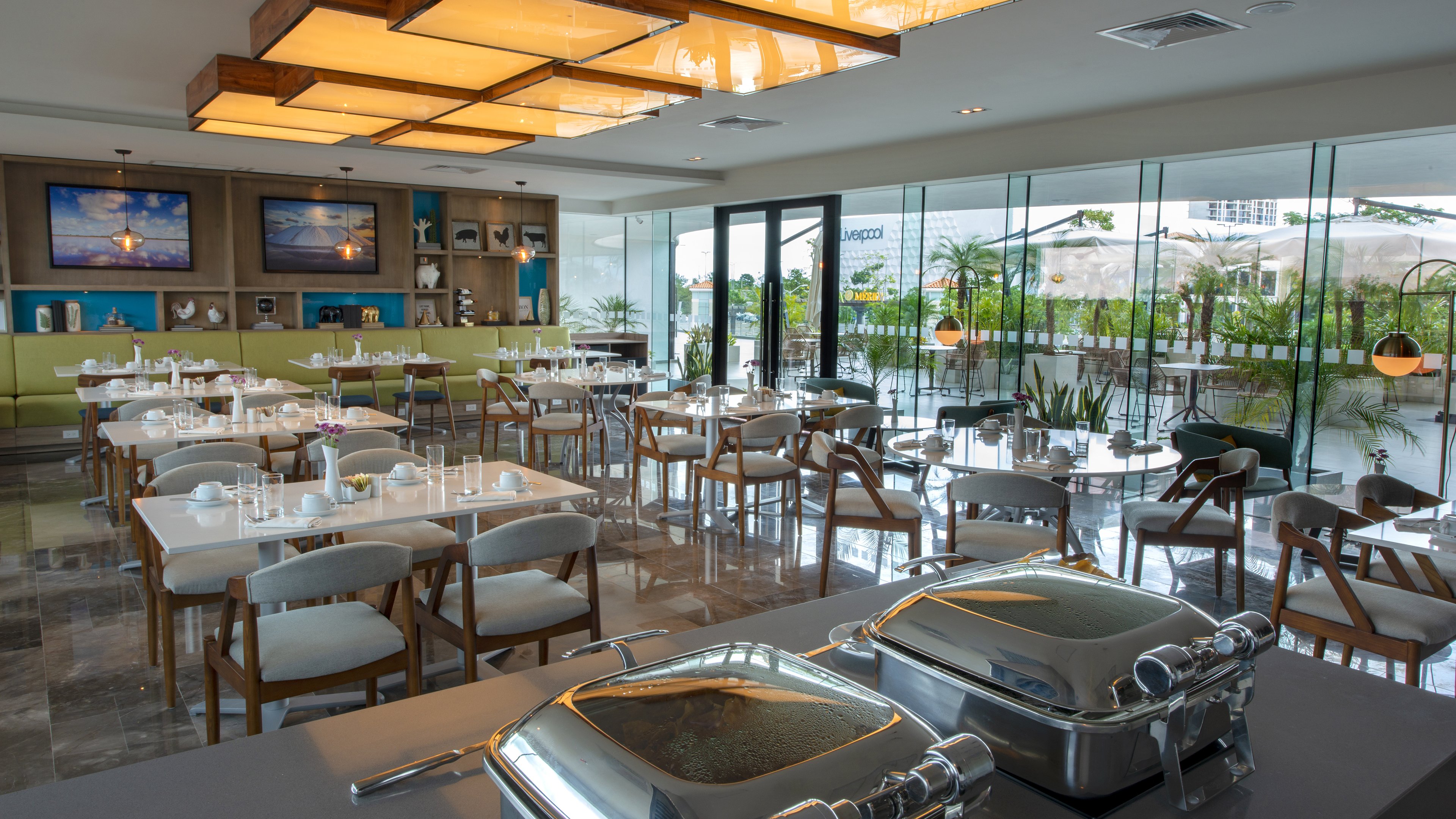 holiday inn and suites merida la isla