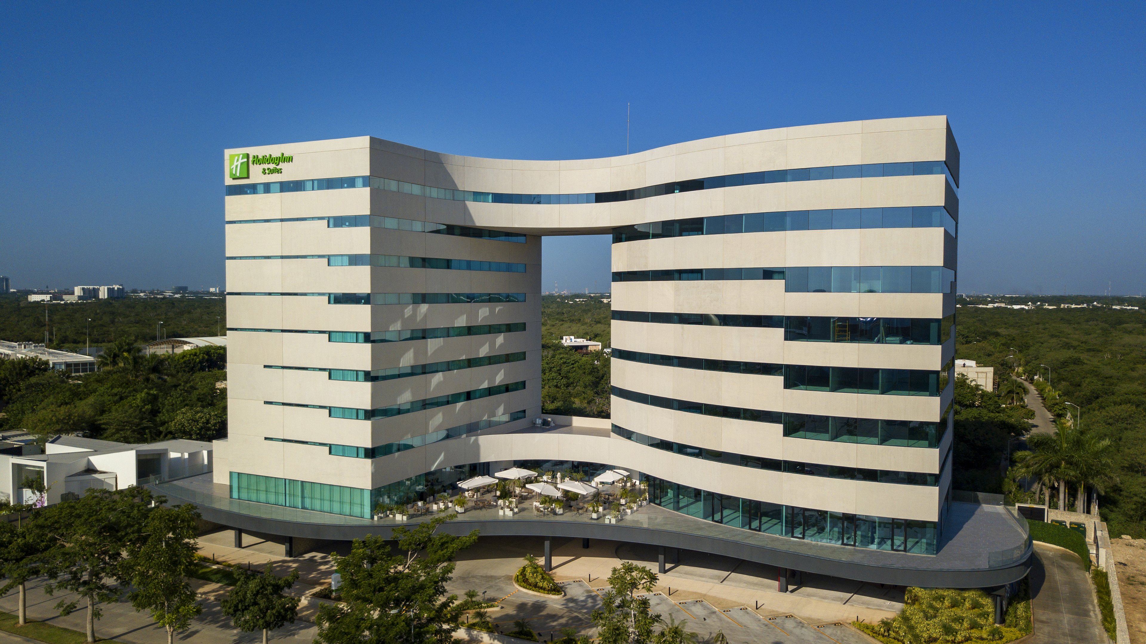 holiday inn and suites merida la isla