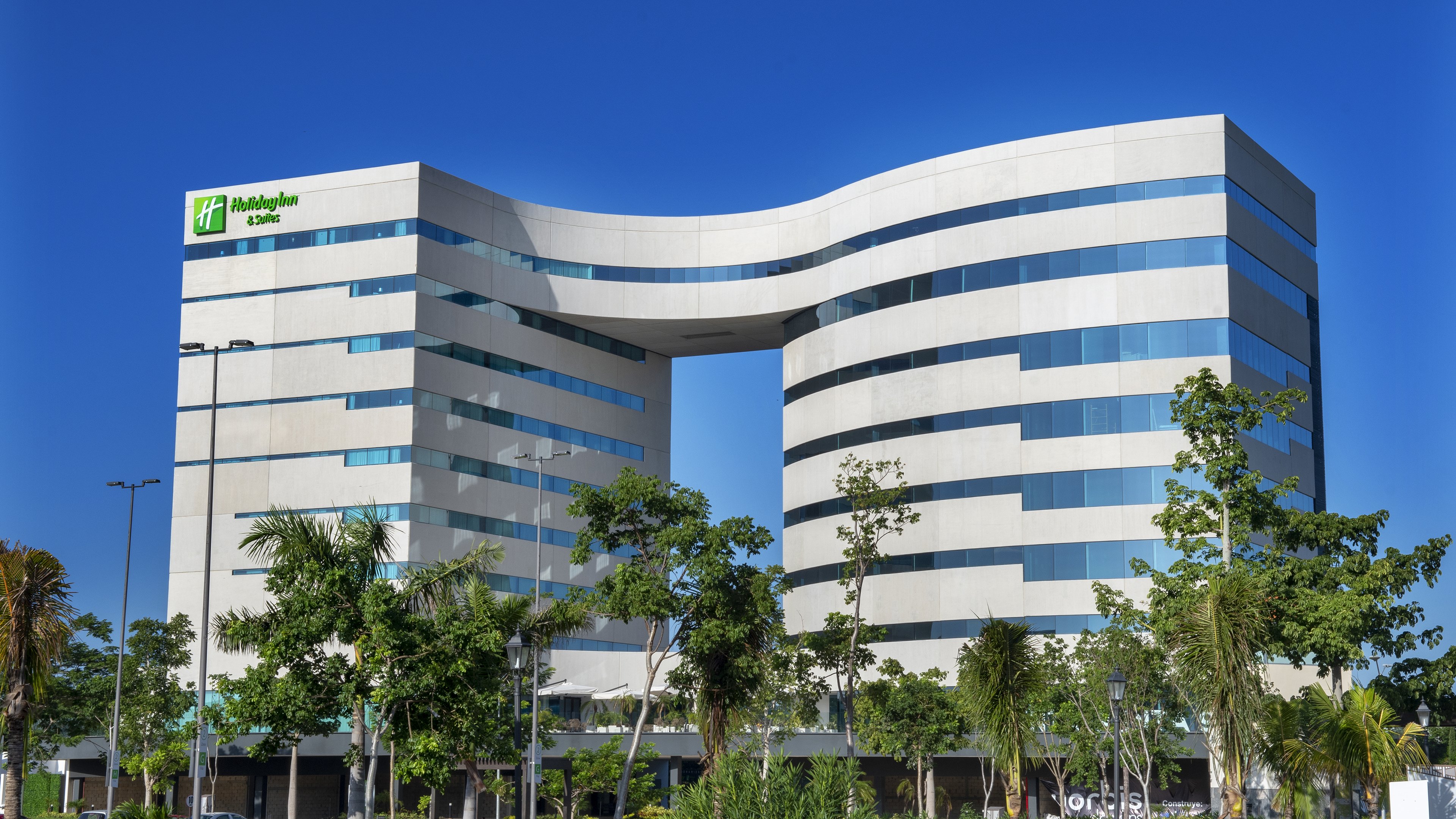holiday inn and suites merida la isla