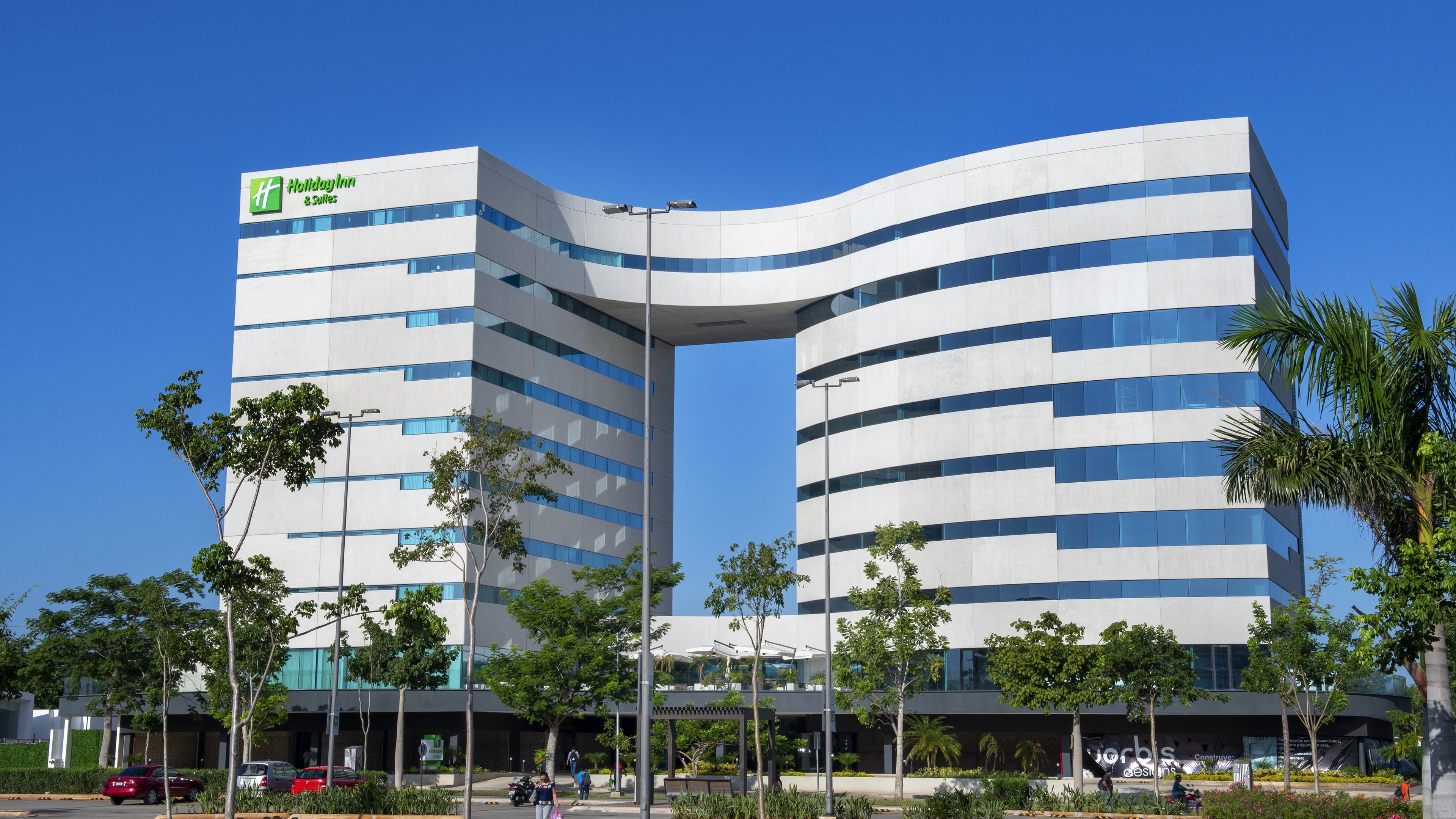 holiday inn and suites merida la isla
