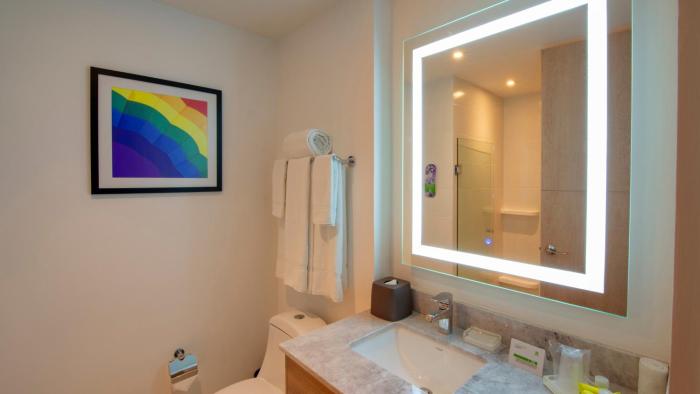 holiday inn and suites merida la isla