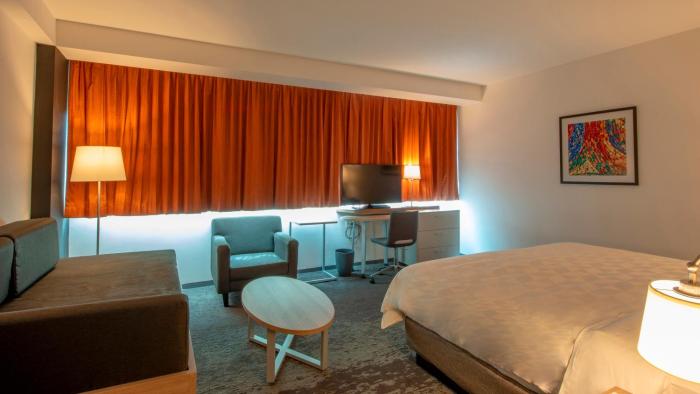 holiday inn and suites merida la isla