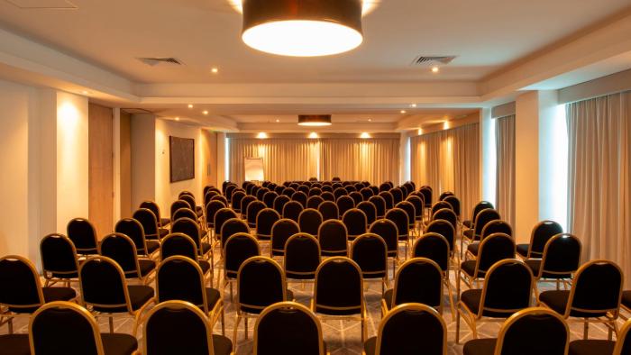 holiday inn and suites merida la isla