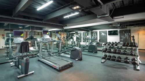 holiday inn and suites merida la isla