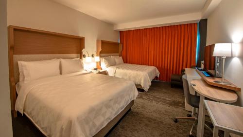 holiday inn and suites merida la isla