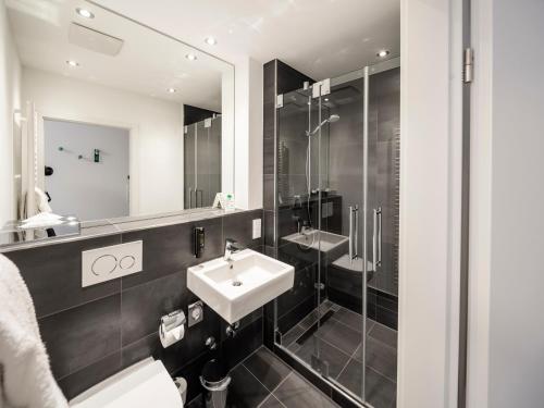 mood contemporary living