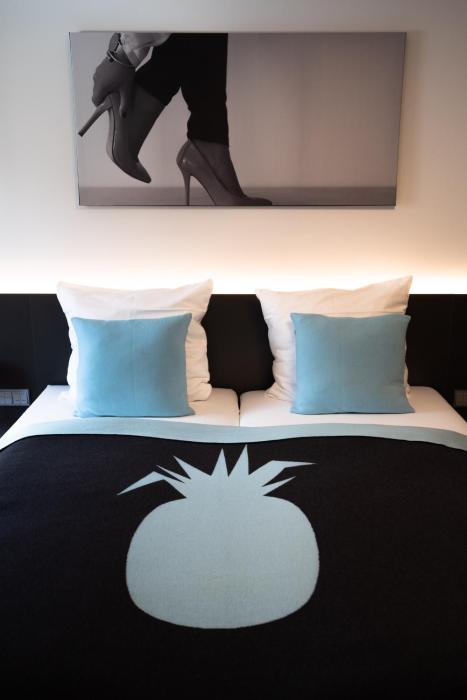 mood contemporary living