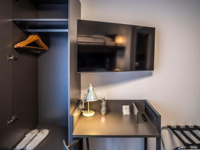 mood contemporary living