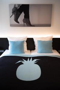 mood contemporary living