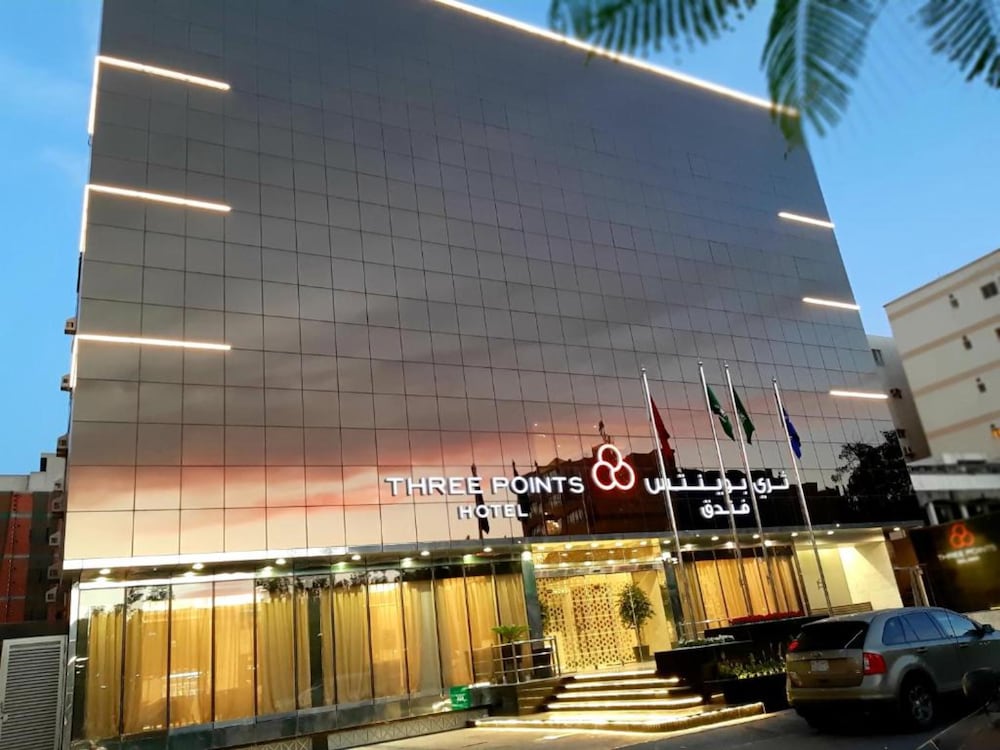 three points al salama