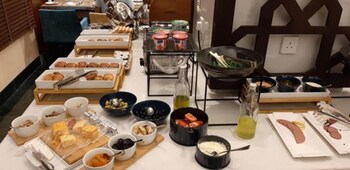 three points al salama