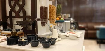 three points al salama