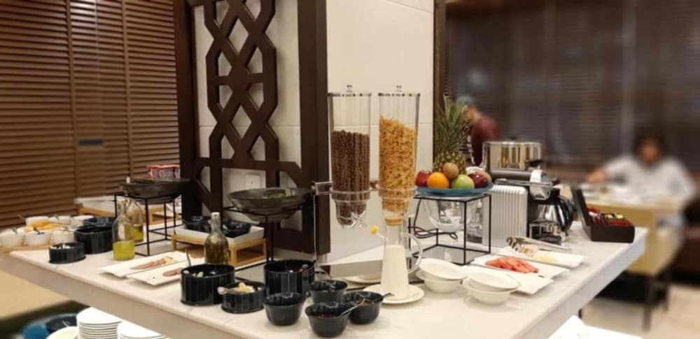 three points al salama