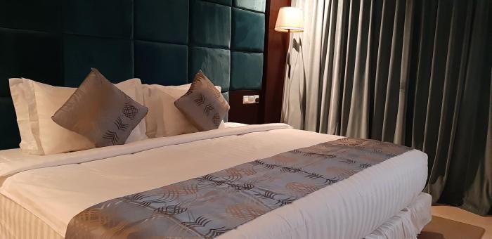 three points al salama