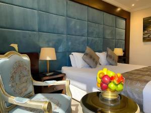 three points al salama