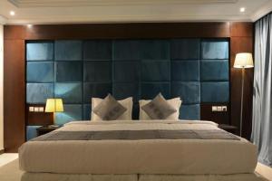 three points al salama