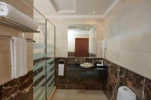 three points al salama