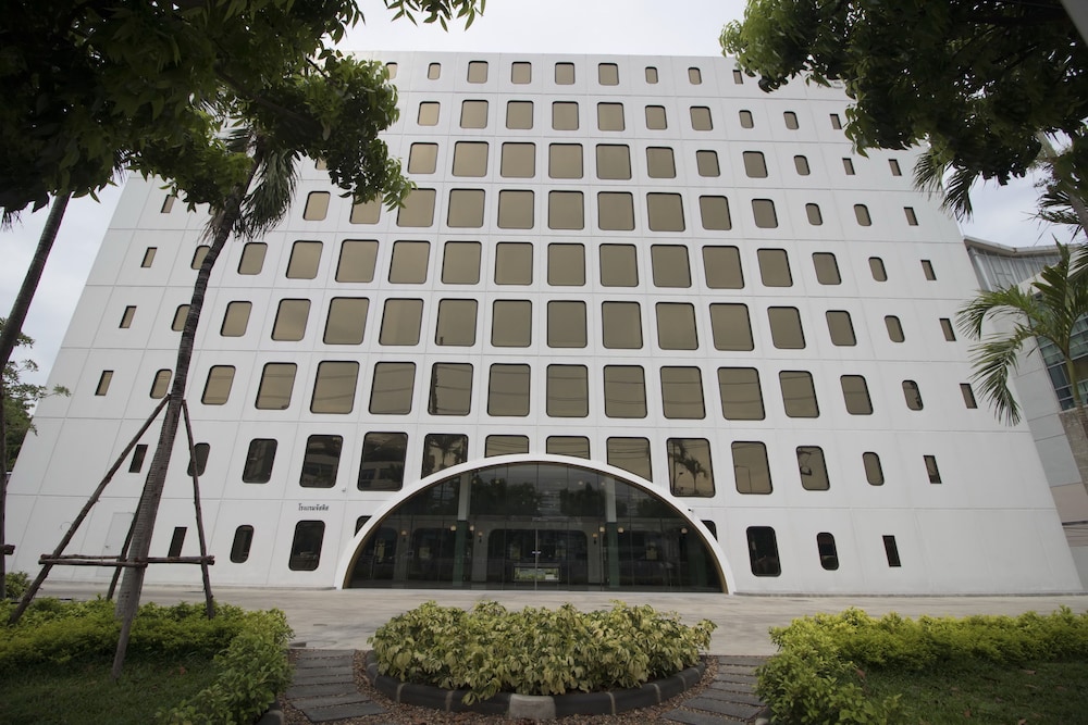 justice hotel