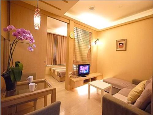 85 cape suites