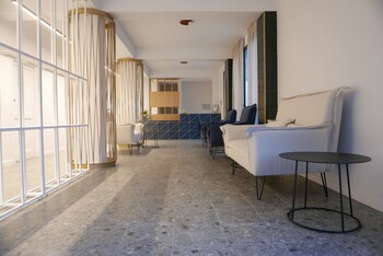 e j pyrgos bay hotel