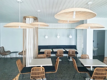 e j pyrgos bay hotel