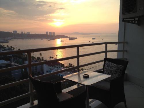 view talay 6 pattaya beach condominium by honey