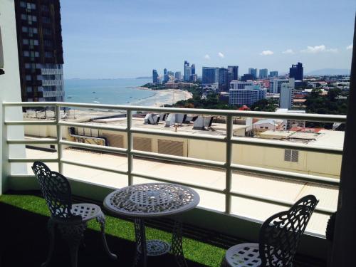 view talay 6 pattaya beach condominium by honey