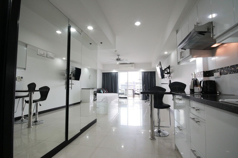 view talay 6 pattaya beach condominium by honey