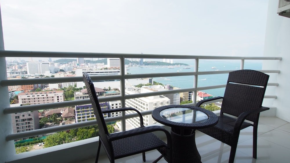 view talay 6 pattaya beach condominium by honey